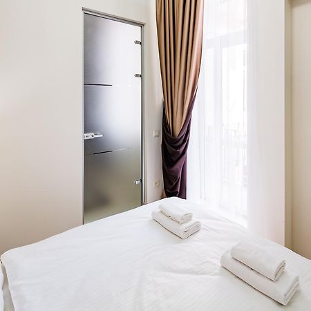 Leogrand Deluxe Apartments On Doroshenka 17 Lviv Eksteriør bilde