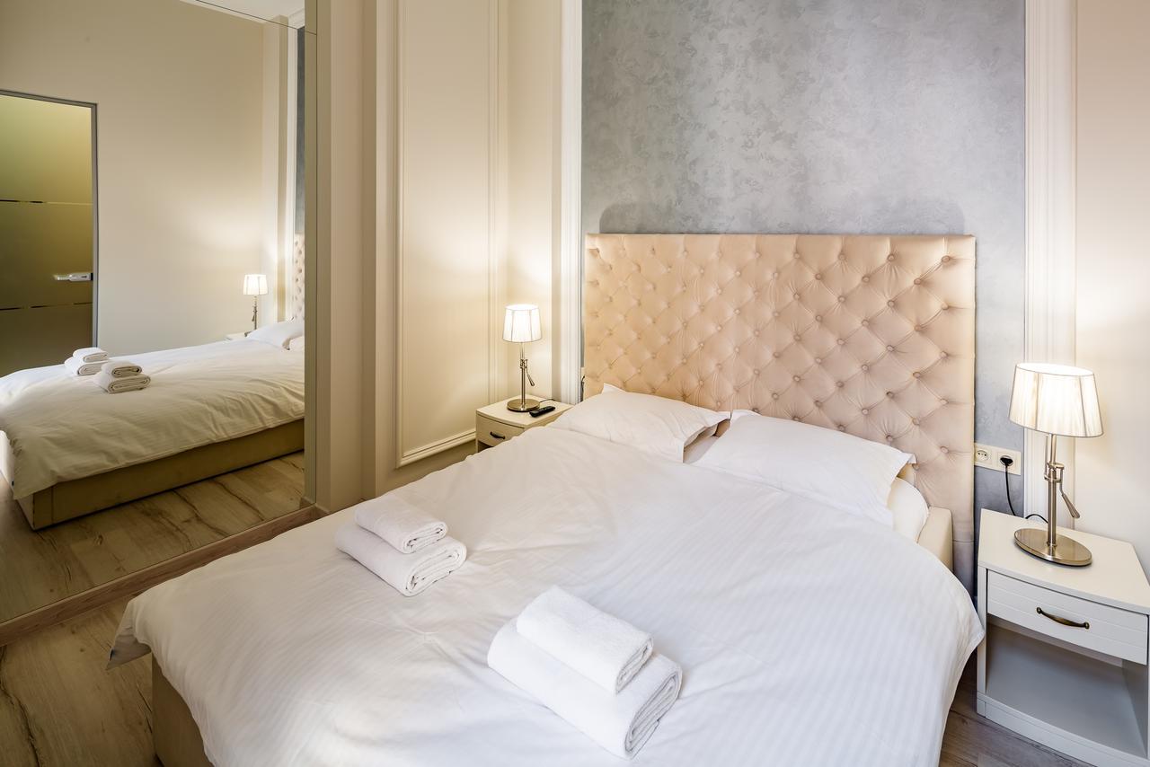 Leogrand Deluxe Apartments On Doroshenka 17 Lviv Eksteriør bilde