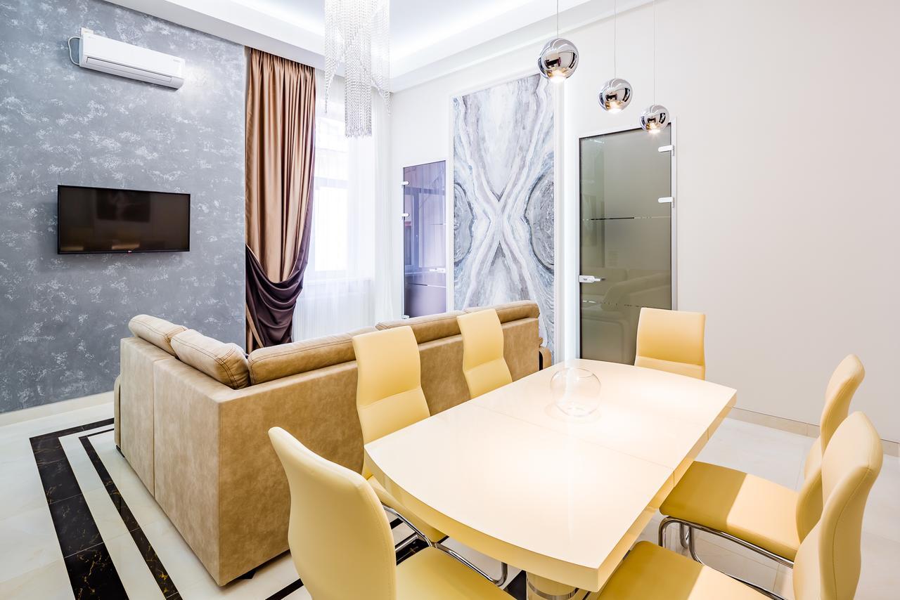 Leogrand Deluxe Apartments On Doroshenka 17 Lviv Eksteriør bilde